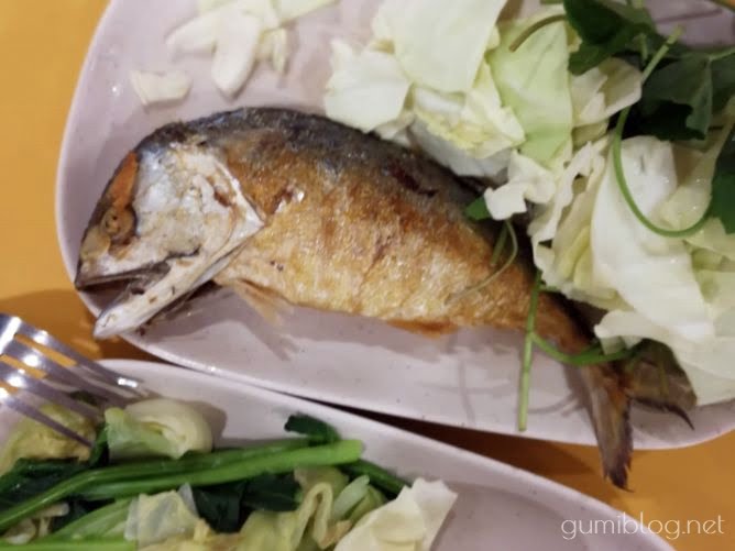 プラートゥー グルクマ はタイでよく食べる首折れ魚 食べ方や味など 沖縄のグミブログ