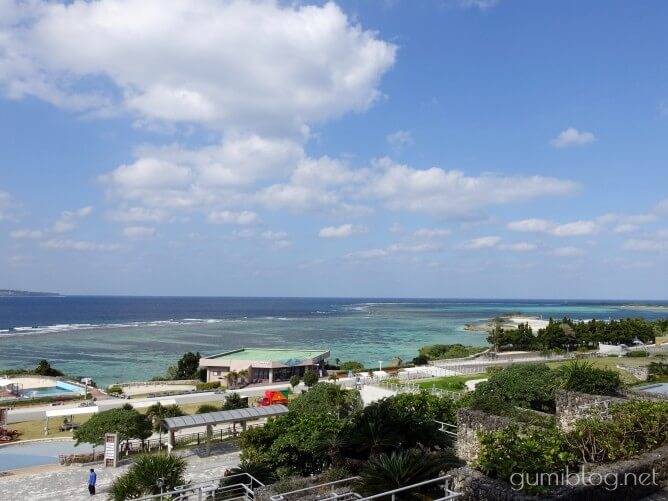 沖縄美ら海水族館から見える海